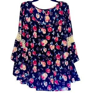 WANT & NEED Top, Plus SZ 3X, PTP 26”, Length 31”, Large Bell Sleeves